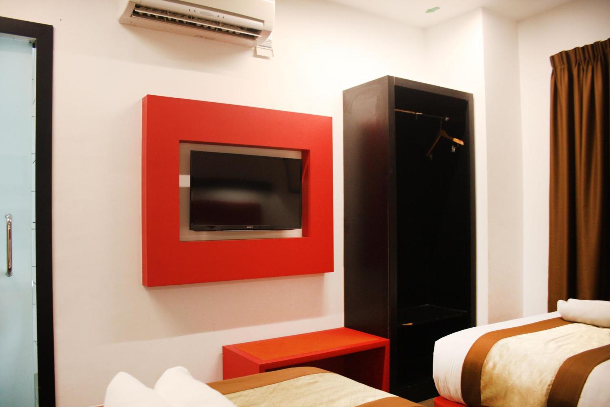 Lazdana Hotel 3*