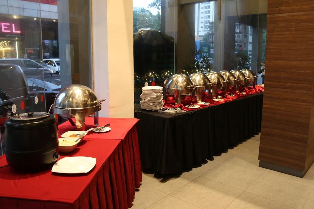 Hotel Lazdana 3*