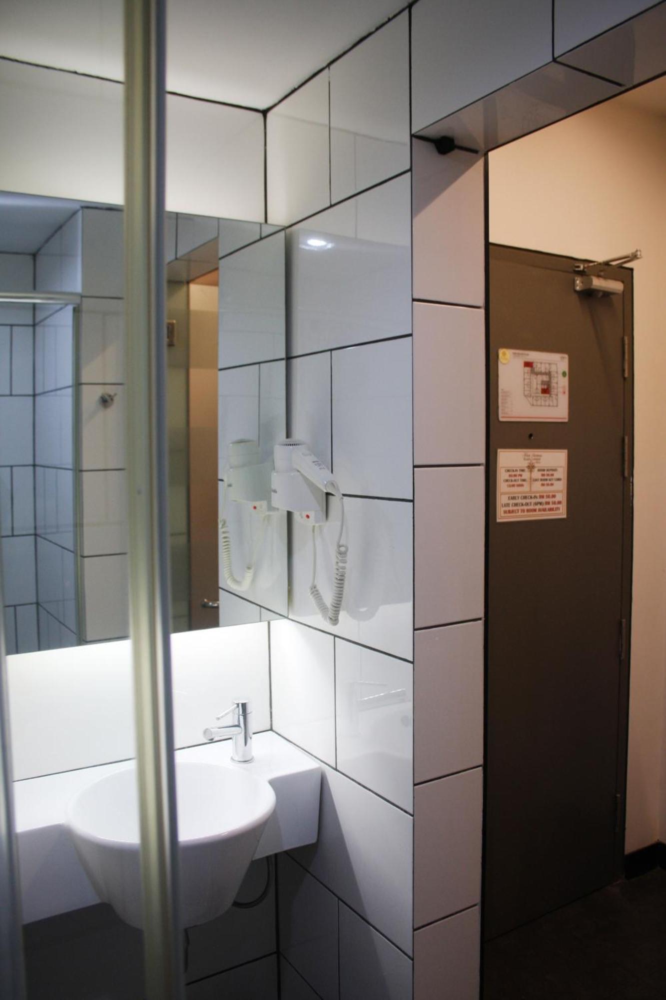 Lazdana Hotel 3*